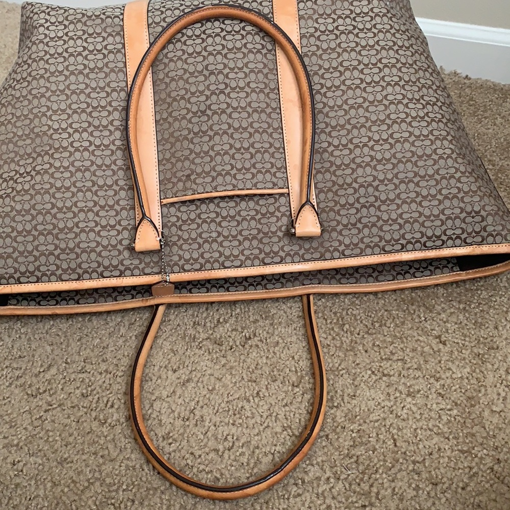 Coach. - Picture 11 of 15